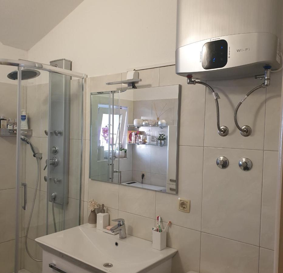 Apartmani Mlikotic Dugi Rat Bilik gambar